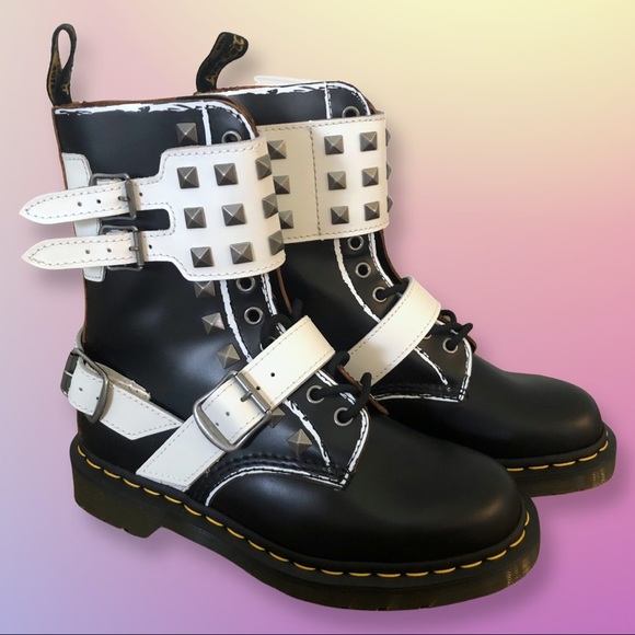Dr. Martens 1490 Joska Stud Black Leather Lace Up Boots Women US Size 7 NIB - Picture 9 of 10